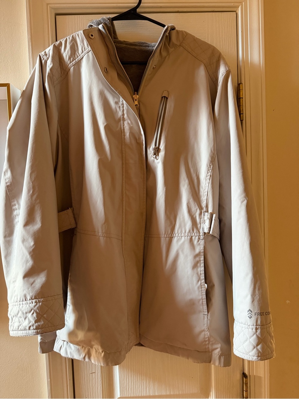 Free Country, Reversible Women’s Light Beige Hooded Jacket